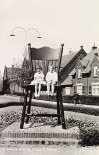 Oirschot's grote stoel, symbool van de meubelindustrie